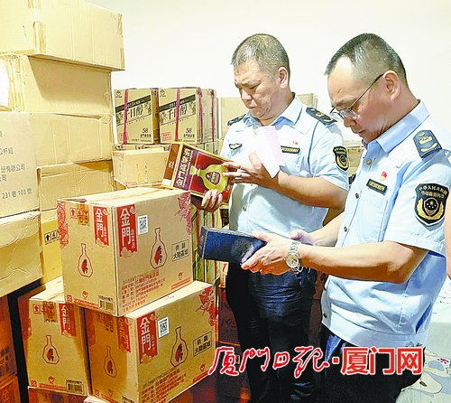 月月十九查酒 突擊檢查行動規范海滄酒類經營